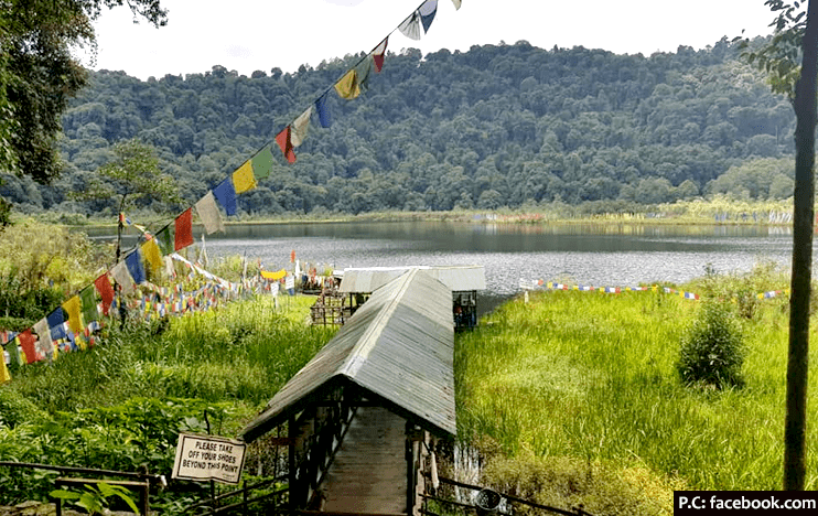 Khecheopalri lake